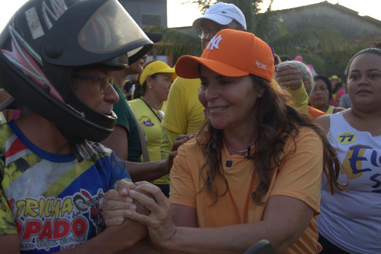 Levando diálogo e empatia, Eliane Lima conquista moradores de Tucuruí