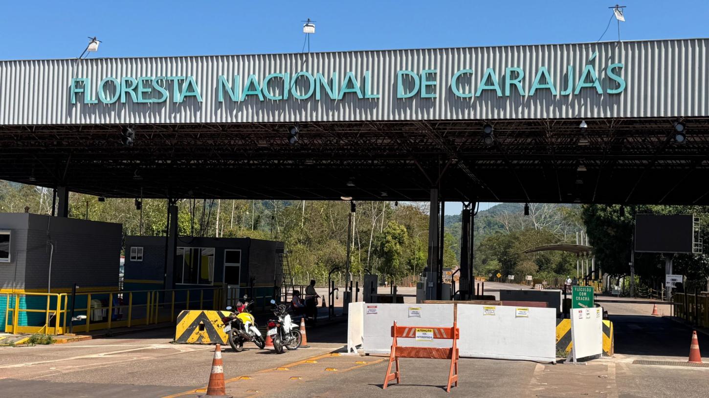 Parauapebas: Incêndio na floresta fecha estrada e aeroporto de Carajás