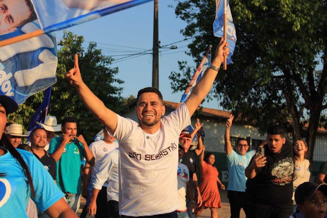 Em Itupiranga, Wagno Godoy reúne multidão na Vila São Sebastião com adesivaço e grande evento à noite
