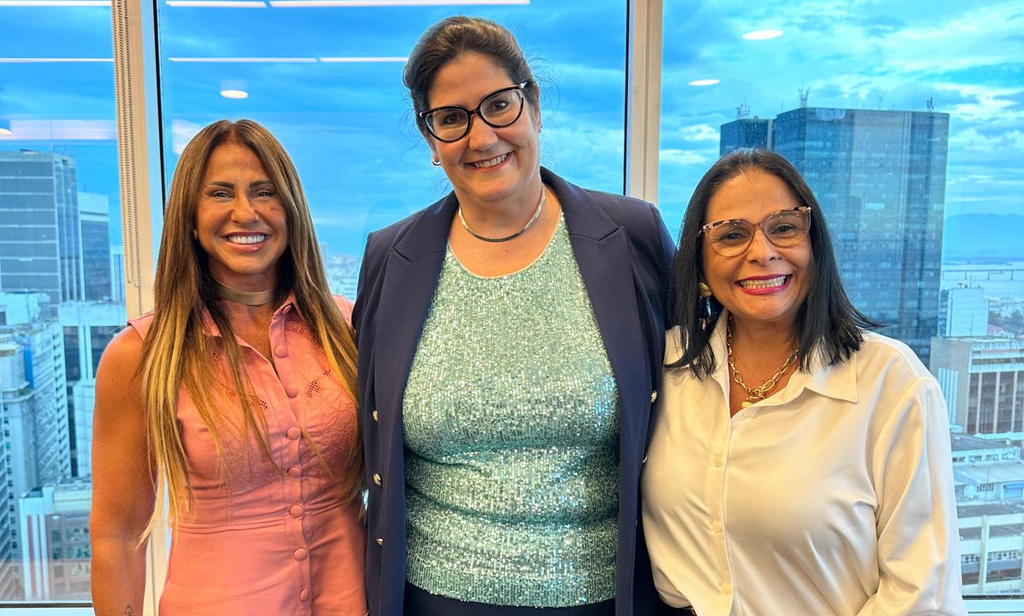 Dra. Cândice Vasconcelos leva experiência e feminilidade para encontro das mulheres da InvestSmart