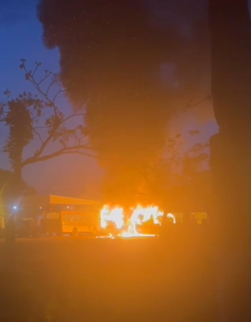 Itupiranga: como dois ônibus podem pegar fogo ‘do nada’?