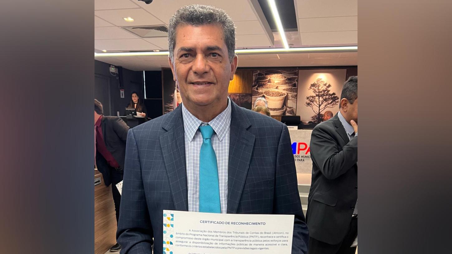 Prefeito Valdir Lemes recebe Selo Diamante em Transparência Pública