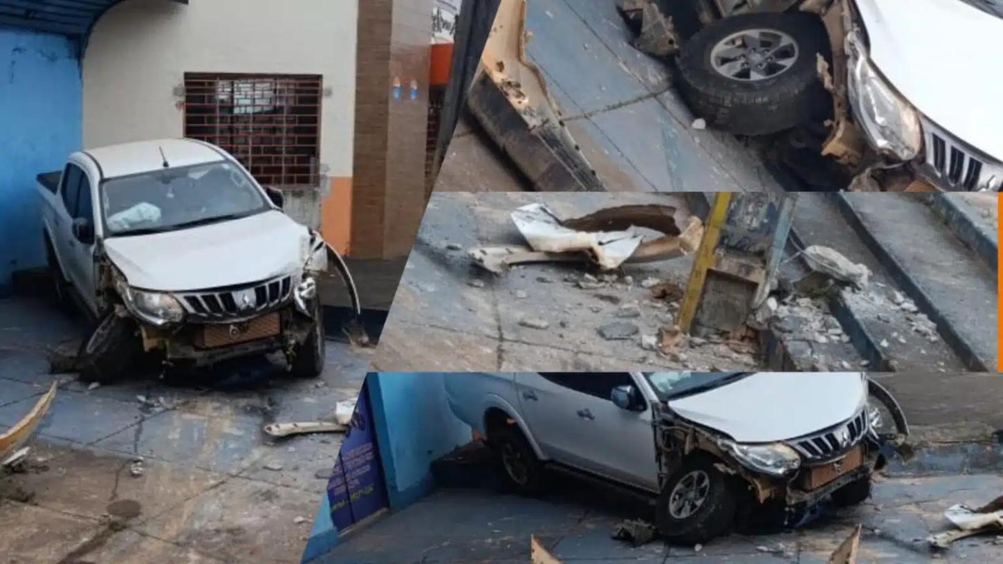 Acidente em Redenção: caminhonete bate em poste e estabelecimento comercial