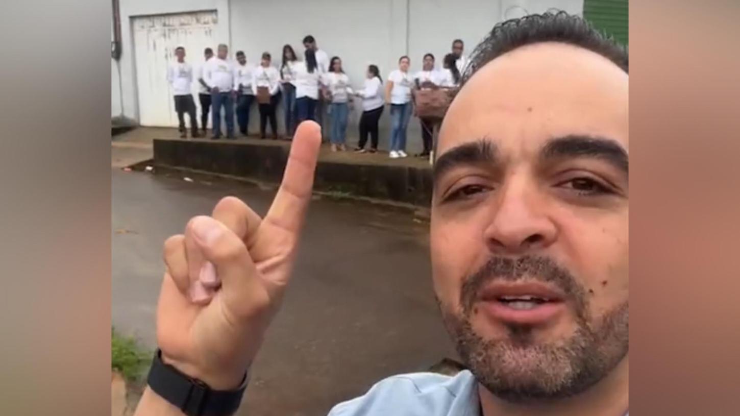 Ao lado de servidores, Aurélio Goiano anuncia programa de regularização fundiária em Parauapebas