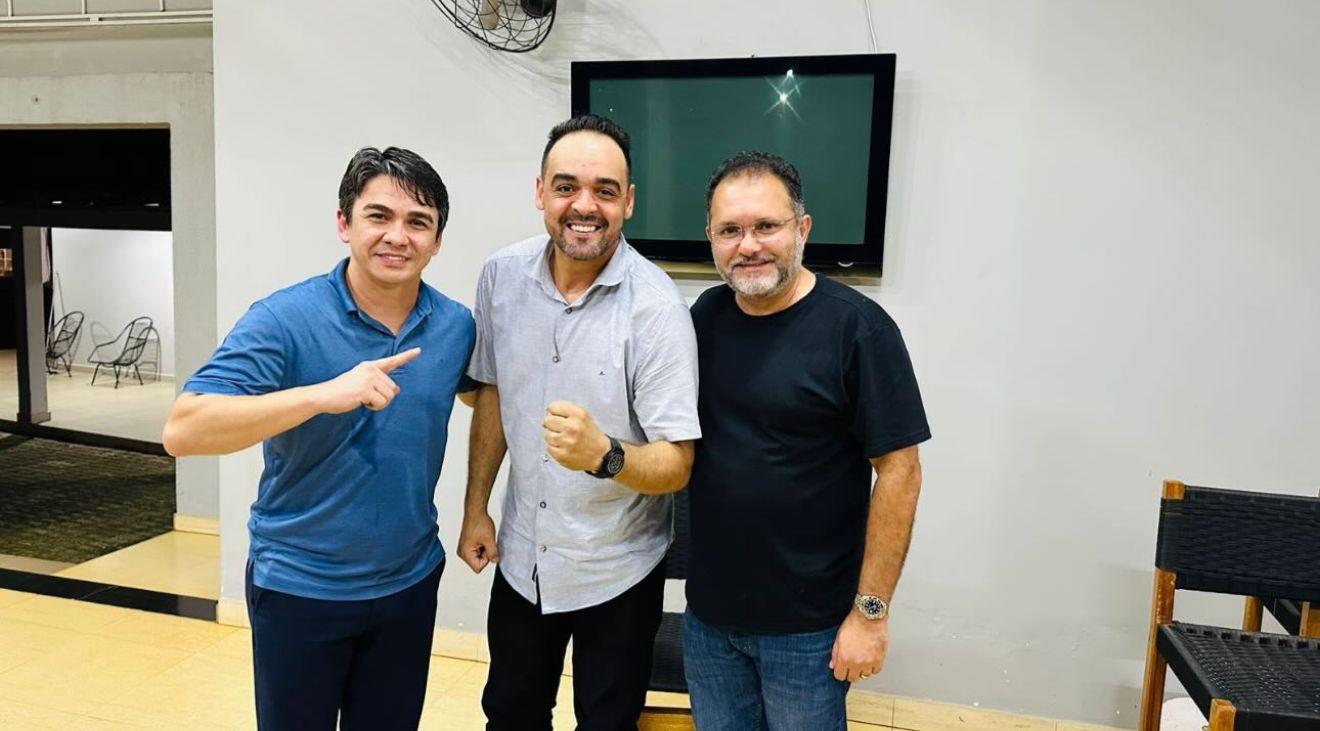 Aurélio Goiano se reúne com Chamonzinho e comenta: 'Só aprendizado'
