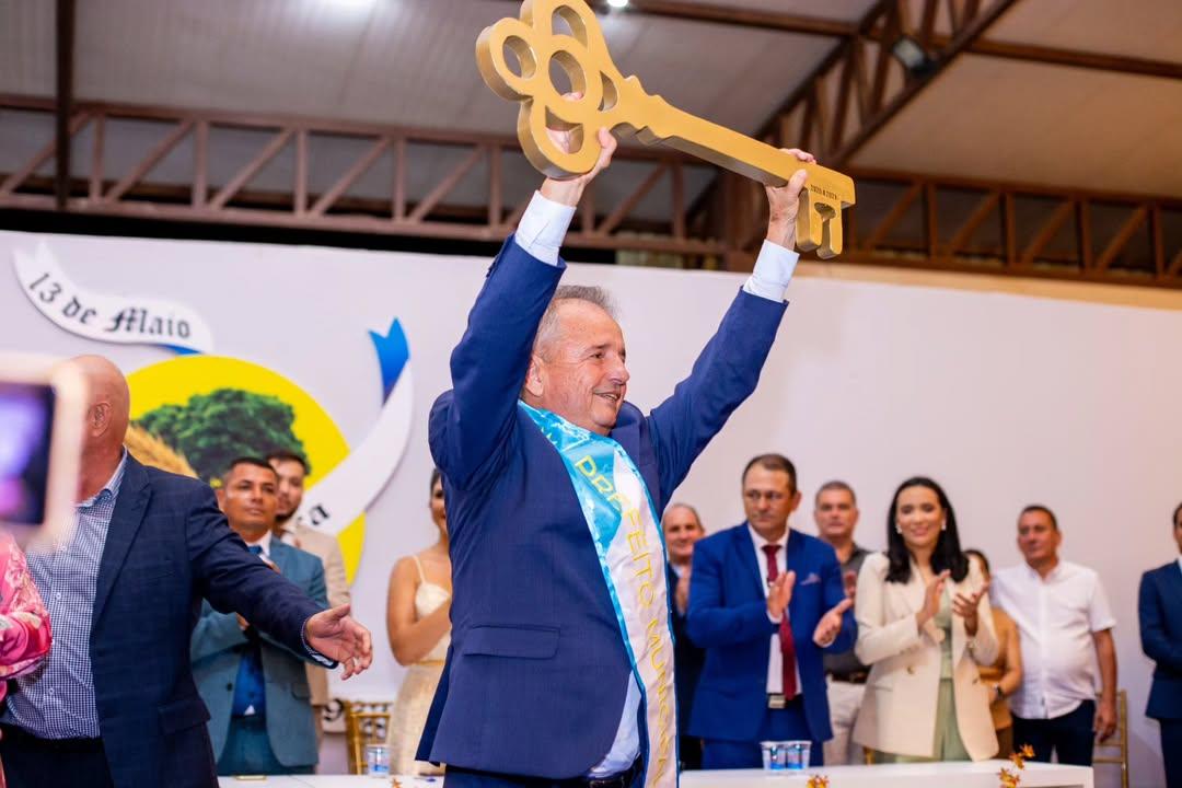 Osvaldinho Assunção toma posse como prefeito de Xinguara