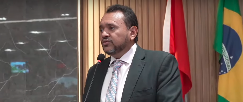 Reafirmando seu compromisso com Redenção, Dr. Rener discursa durante a 1ª sessão do legislativo em 2025