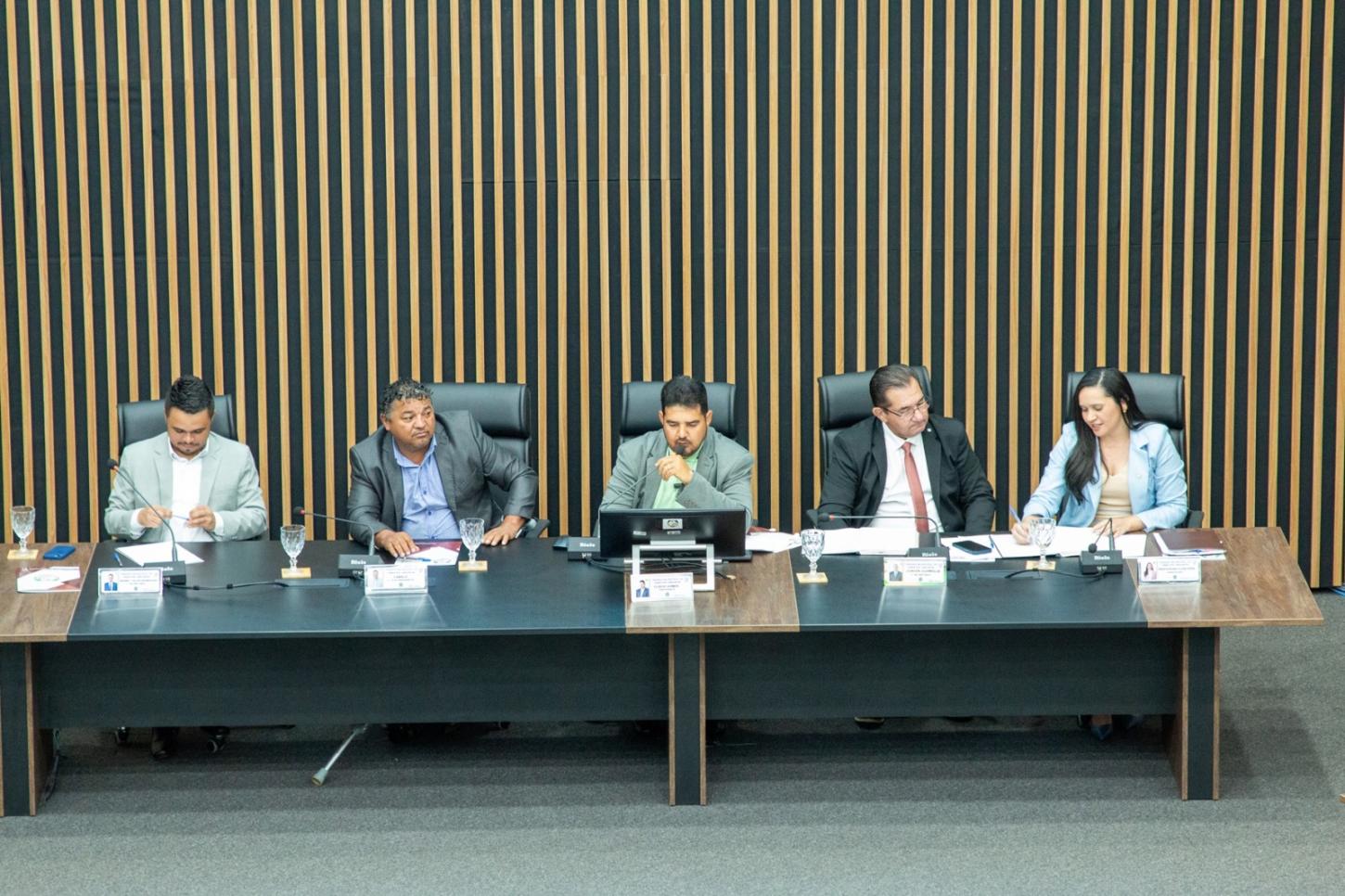 Câmara de Canaã aprova 4 indicações durante sessão excepcional na quinta-feira (6)