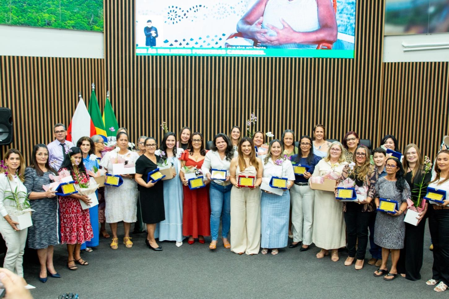 Câmara realiza Sessão Solene em Homenagem às Mulheres Pioneiras de Canaã dos Carajás