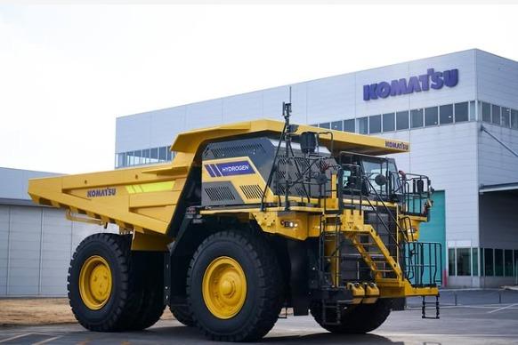 Caminhão de mineração Komatsu é equipado com motor de combustão interna de hidrogênio