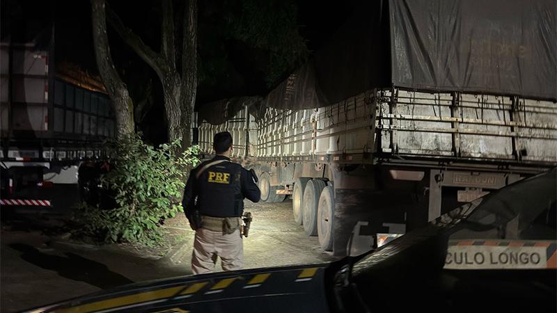 Em Itupiranga, caminhão com madeira irregular é apreendido na Transamazônica