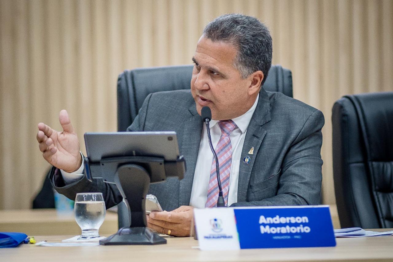 Indicação de Anderson Moratorio propõe mudanças na lei para garantir direitos de servidores municipais em Parauapebas