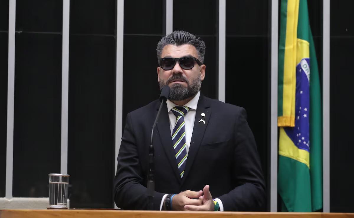 Delegado Caveira propõe que seguranças de Lula não usem mais armas para proteção presidencial