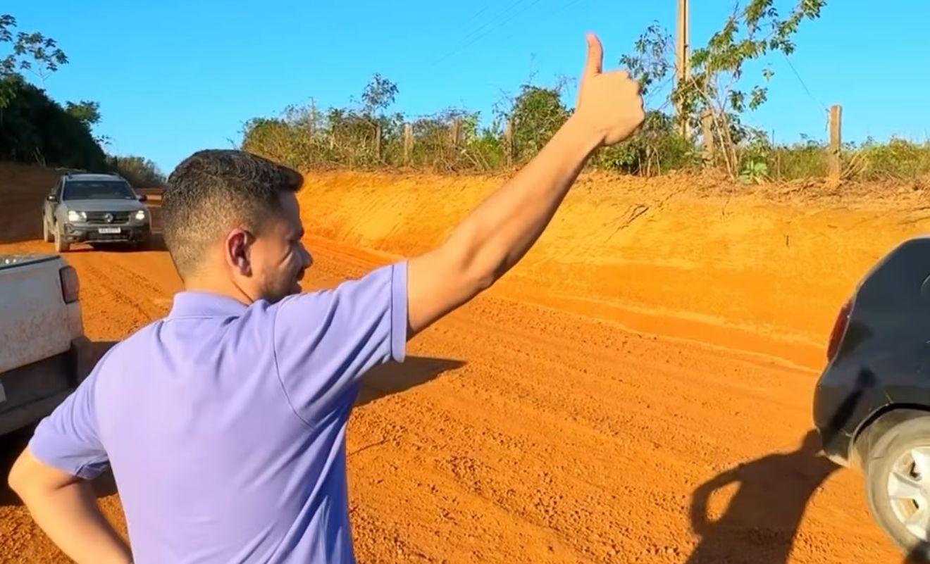 Fé e trabalho no feriado: Wagno Godoy fiscaliza recuperação de estrada vicinal em Itupiranga