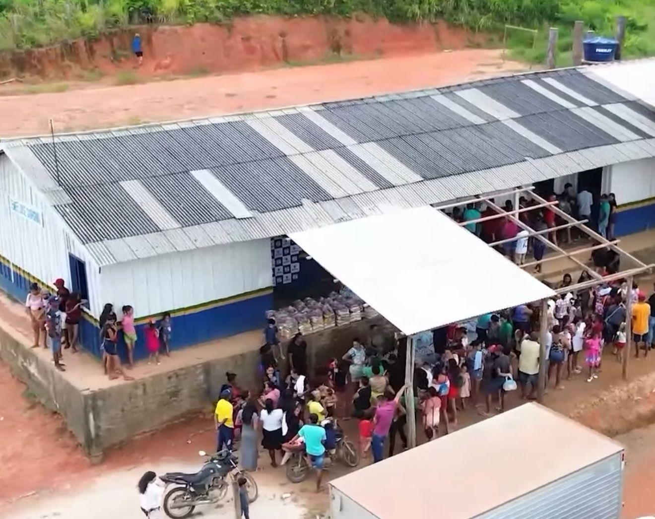 Moradores da Vila Alto Bonito recebem 200 cestas básicas durante ação social em Novo Repartimento