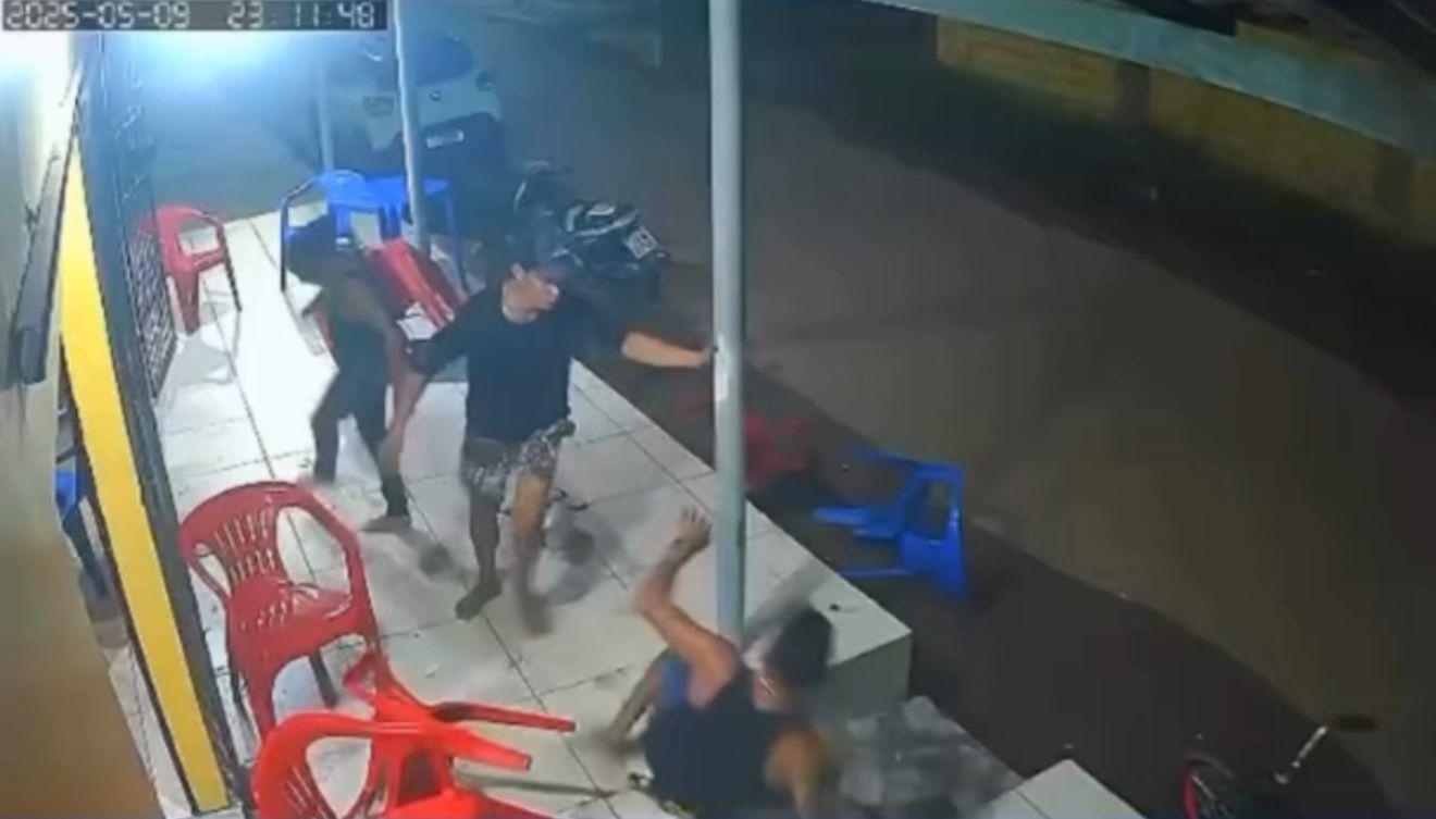 Crime por ciúmes? Homem é esfaqueado ao lado de mulher em bar de Breu Branco