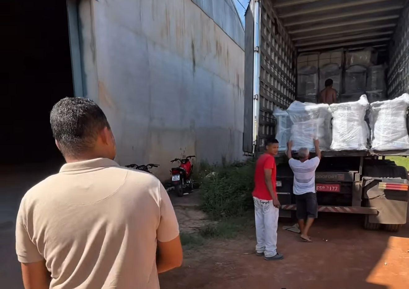 Pacajá recebe mais de mil kits de carteiras escolares novas para a rede municipal de ensino