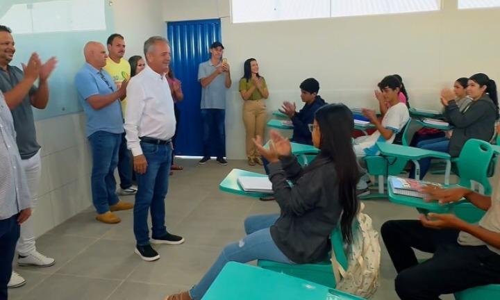 Prefeito Osvaldinho Assunção entrega nova etapa de reforma escolar em Xinguara