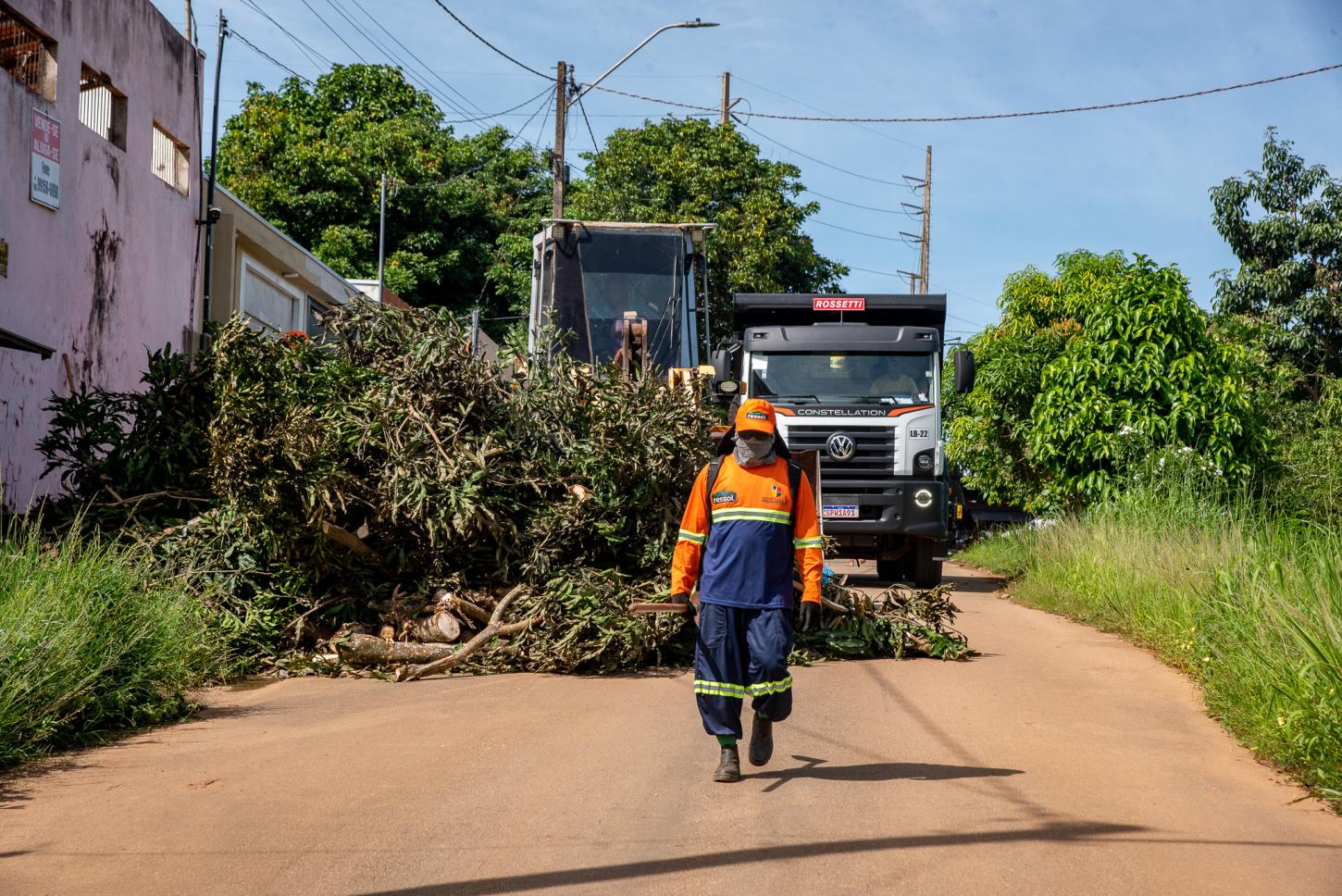 Prefeitura de Parauapebas intensifica coleta de entulho no bairro Amazônia até sexta-feira (23)
