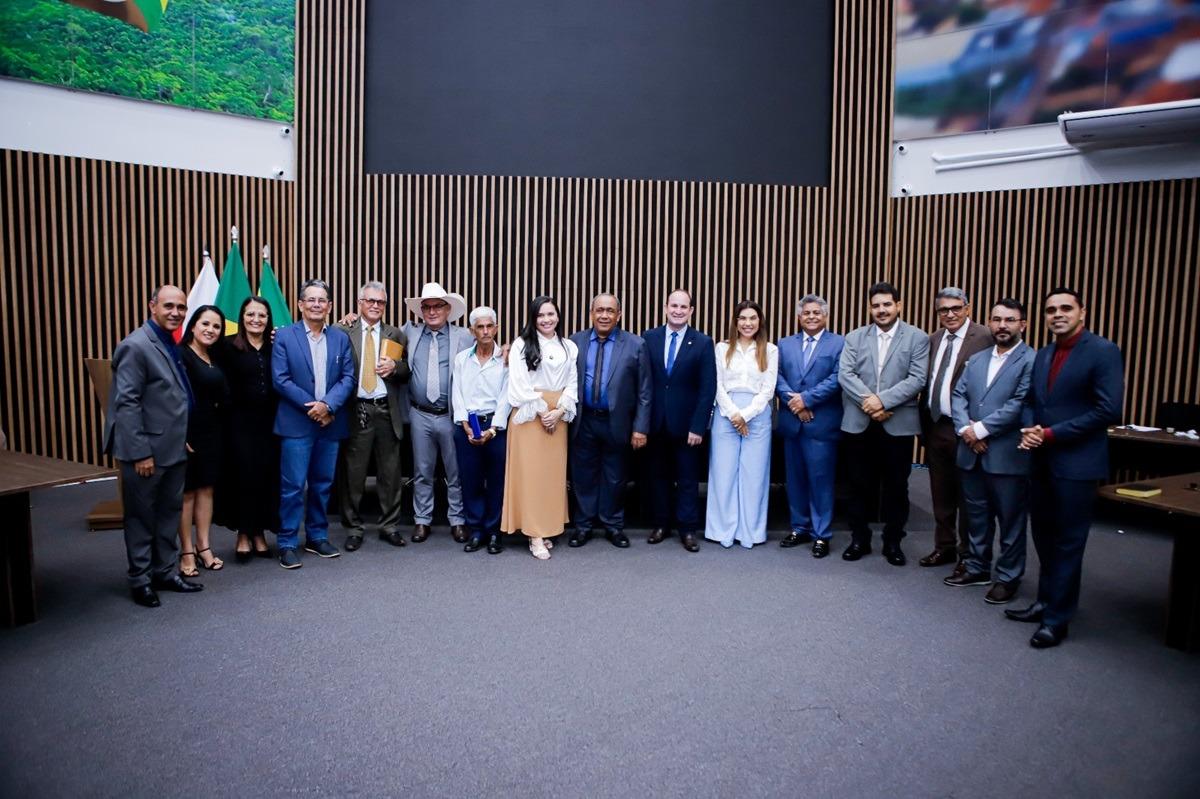 Sessão Solene da Câmara de Canaã comemora 30 anos da Assembleia de Deus Madureira