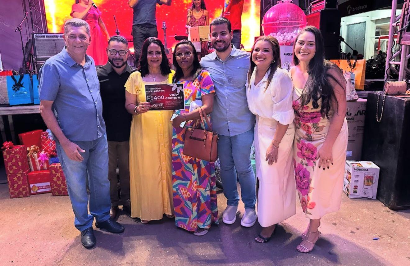 Valdir Lemes emociona mães de Novo Repartimento com festa especial e show de Tom Cleber