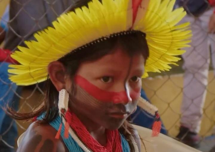 Xinguara valoriza cultura indígena com visita do povo Kayapó à Escola Jader Barbalho