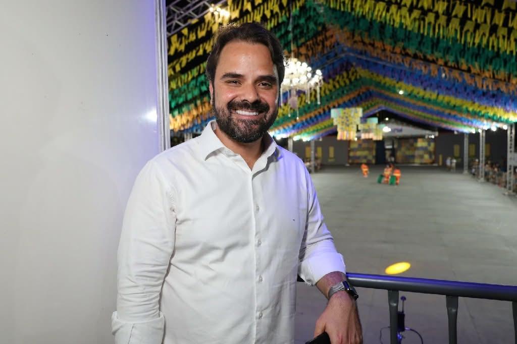 Apesar dos pesares, pesquisa aponta que Toni Cunha é aprovado por 71,3% da população