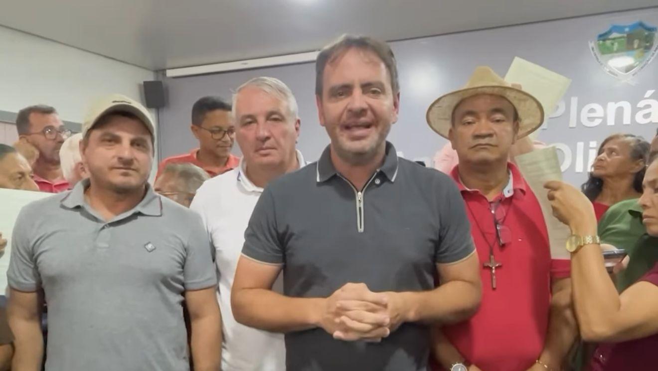 Flávio Mezzomo entrega mais de 50 títulos definitivos em Breu Branco