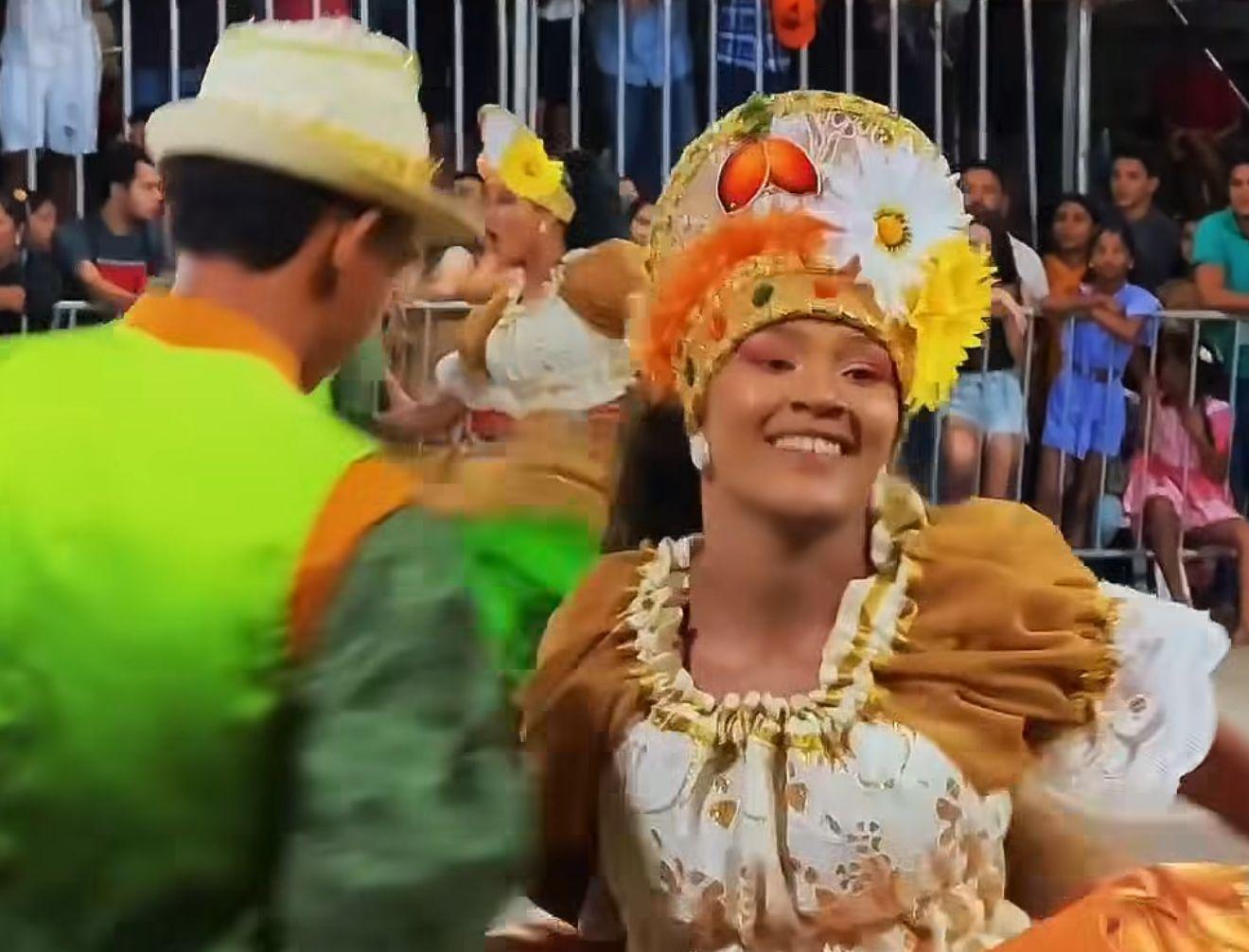 Quadrilha Fumaça no Rabo abre disputa estadual com espetáculo vibrante no Itupiranga Junino 2025