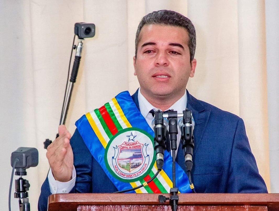 A divina comédia de Alexandre Siqueira
