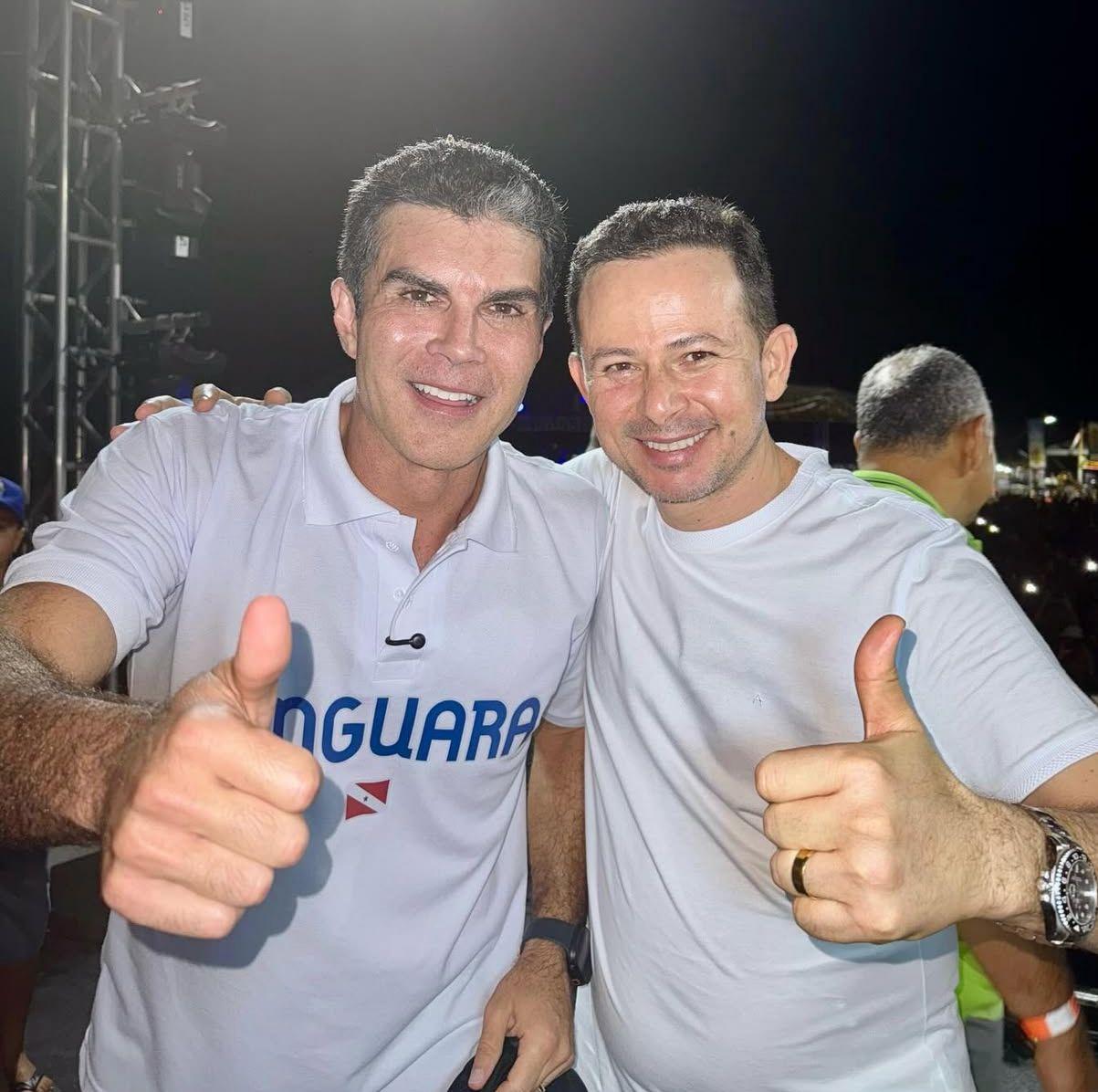 Ao lado de Helder e Celso Sabino, prefeito Valber participa de veraneio no Pontão