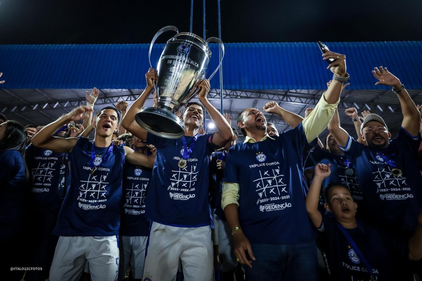 Festa em casa: Redenção levanta a taça da Copa Extremo Sul Sub-17 pelo terceiro ano seguido