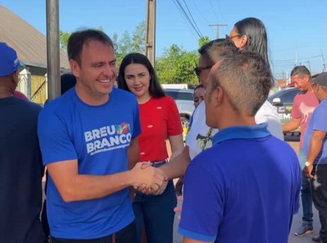 Flávio Mezzomo autoriza reforma da quadra poliesportiva do bairro Santa Catarina, em Breu Branco