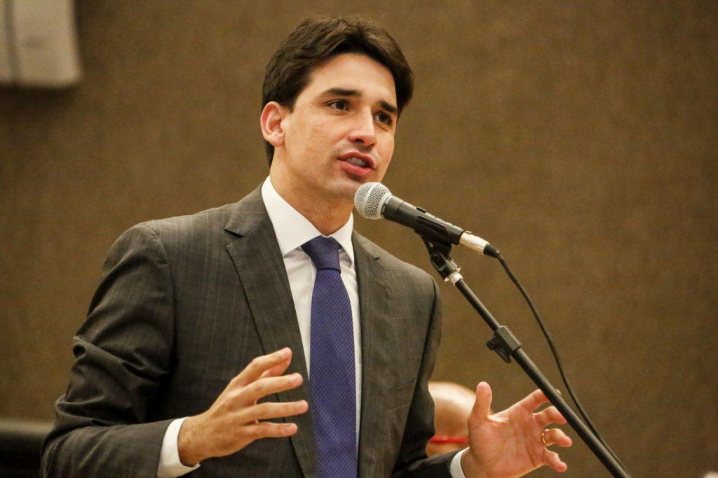 Ministro Silvio Costa Fiho afirma que recursos do Pedral do Lourenço estão garantidos