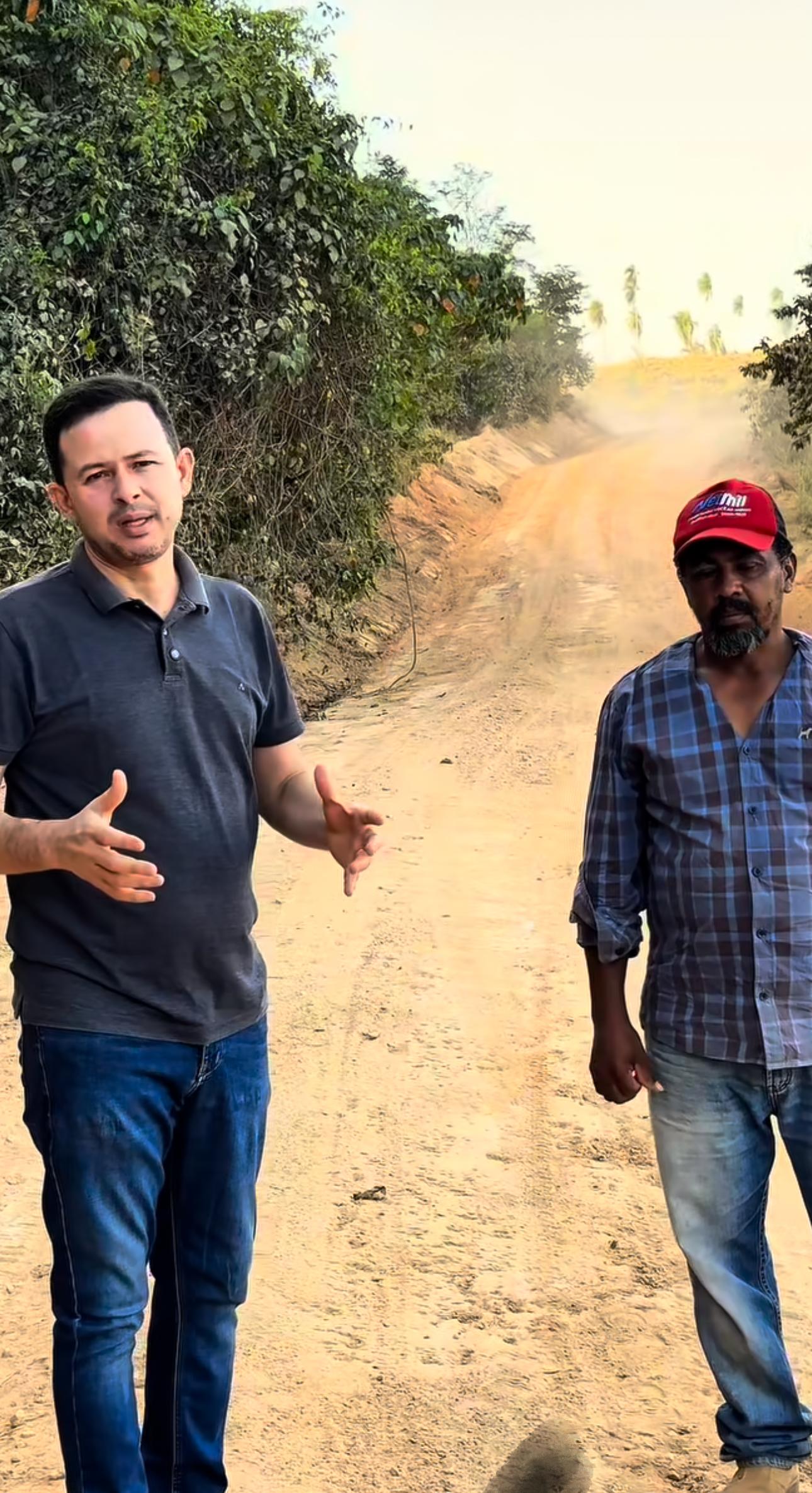 Prefeito Valber Milhomem acompanha recuperação da Estrada Três Marcos, em Bannach