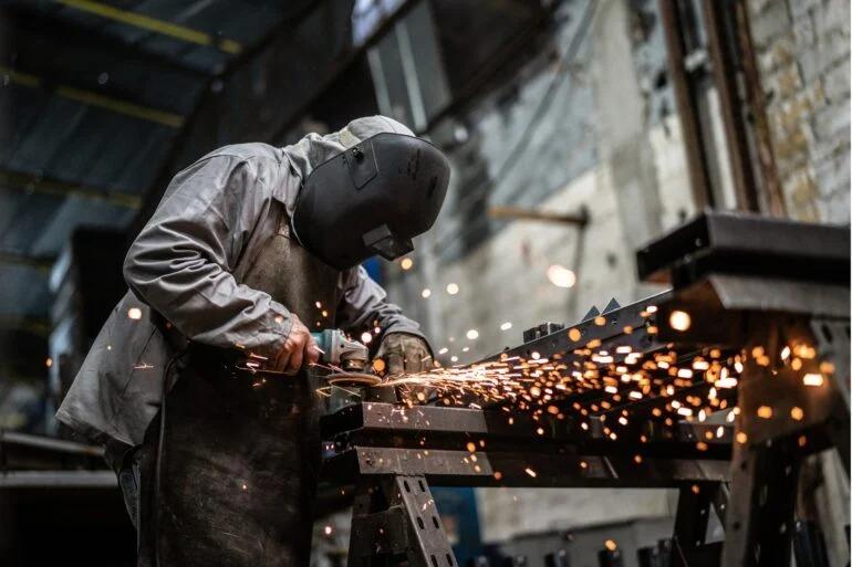 37 mil empregos estão ameaçados pela crise da siderurgia no Brasil