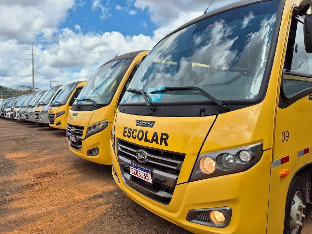 Às vésperas do retorno às aulas, gestão Aurélio Goiano apresenta nova frota de ônibus escolares em Parauapebas