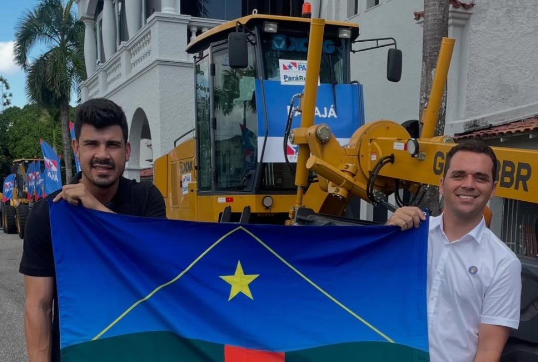 Em Belém, André Rezende e Leandro Reis conquistam motoniveladora para melhorar as vicinais de Pacajá