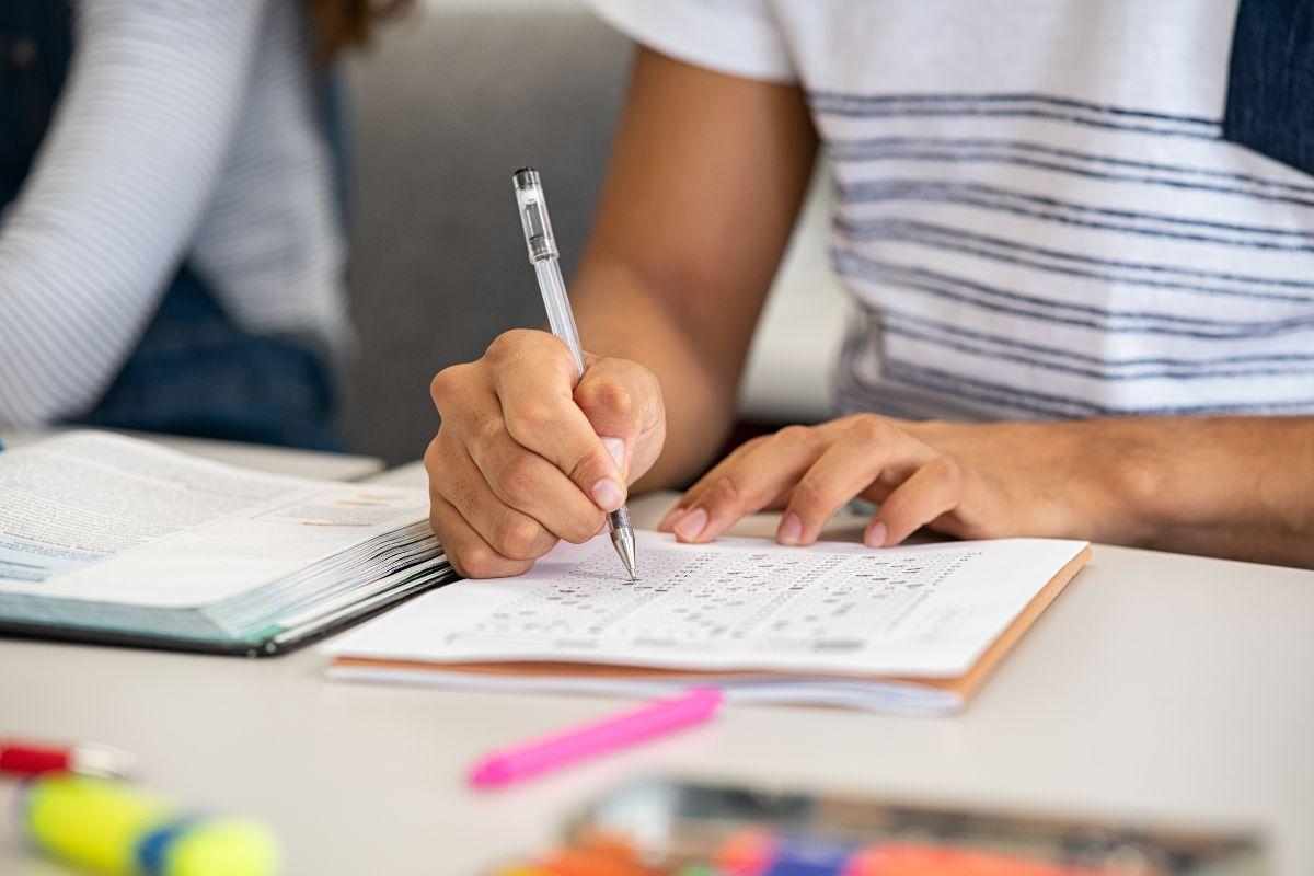 Nova chance para concluir o Ensino Fundamental: inscrições abertas para o Exame de Suplência 2025