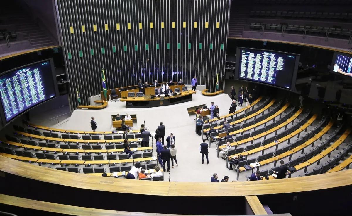 13 deputados paraenses votam a favor da PEC da Blindagem