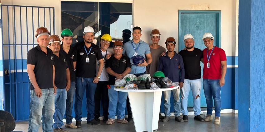 Entrega de EPIs reforça segurança de servidores da Educação em Redenção