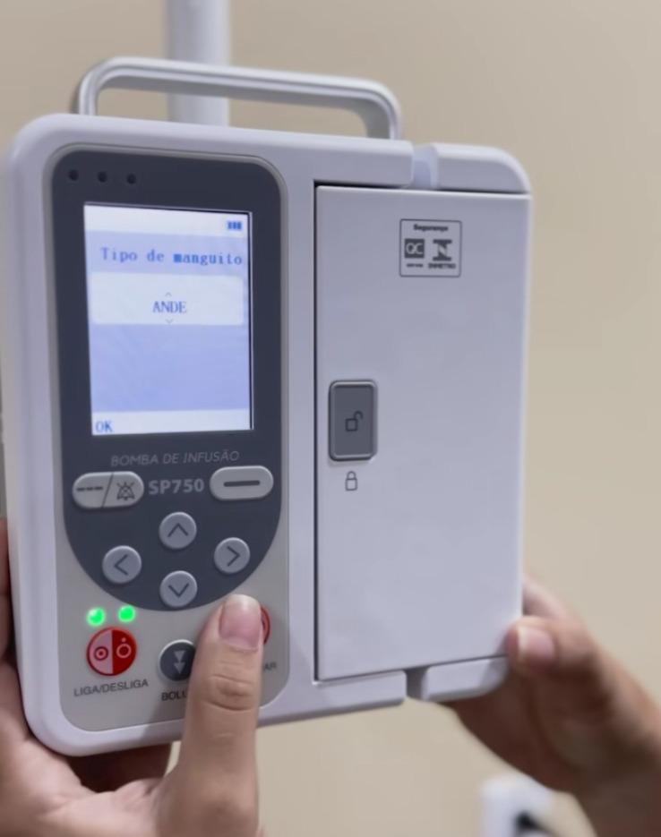 Gestão Valdir Lemes entrega nova bomba de infusão na UPA 24h de Novo Repartimento
