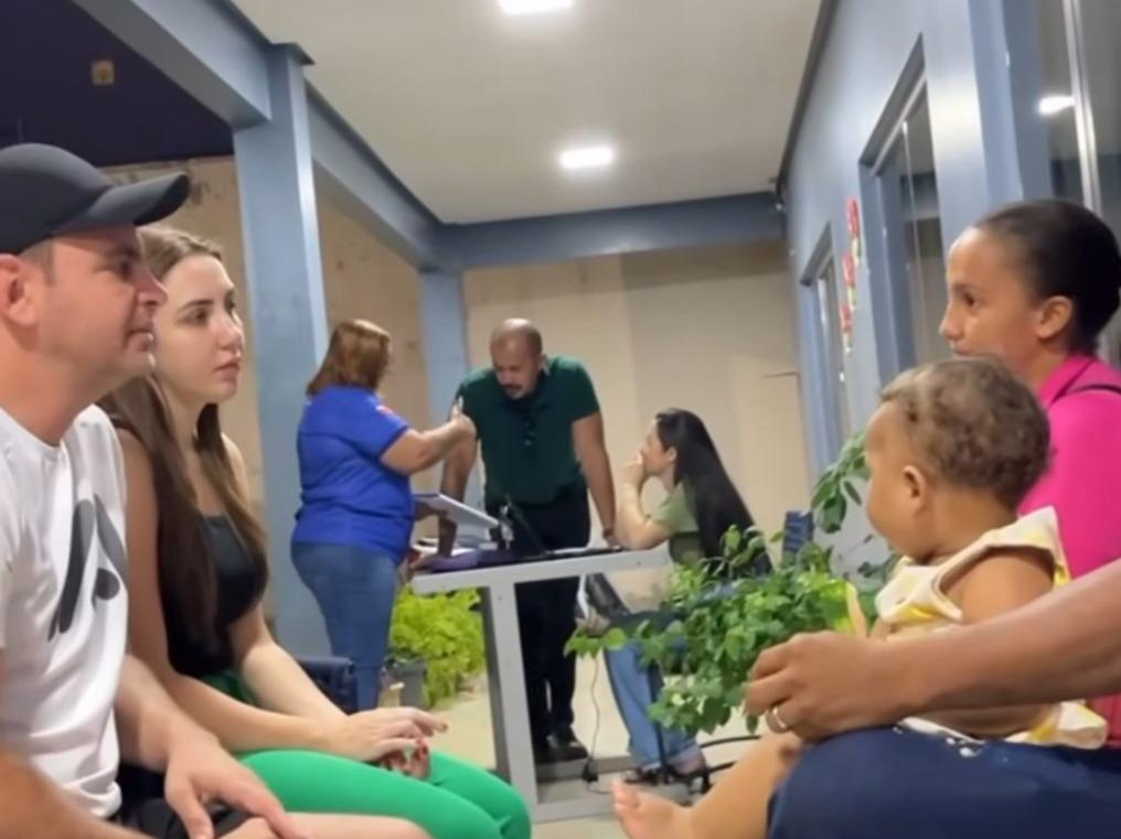 População de Breu Branco comemora aniversário de Flávio Mezzomo durante 'Café com Prefeito'