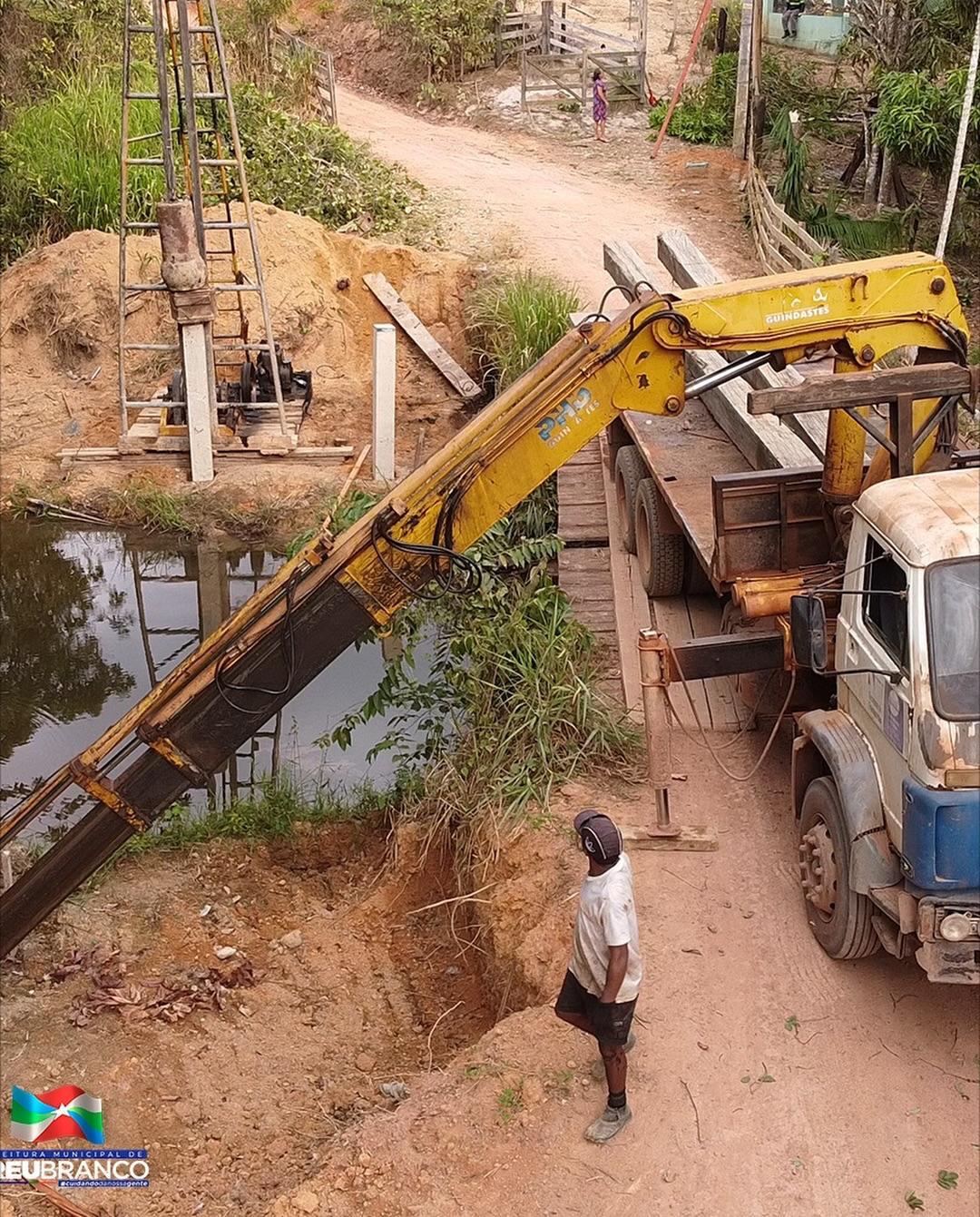 Em Breu Branco, gestão Flávio Mezzomo inicia obra da nova ponte de concreto na Vicinal Cupu