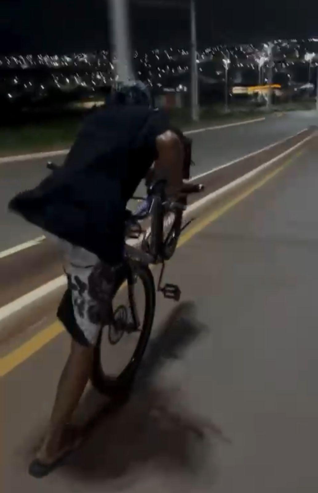 VÍDEO: Jovem desce morro de Canaã fazendo grau invertido e o resultado foi inacreditável