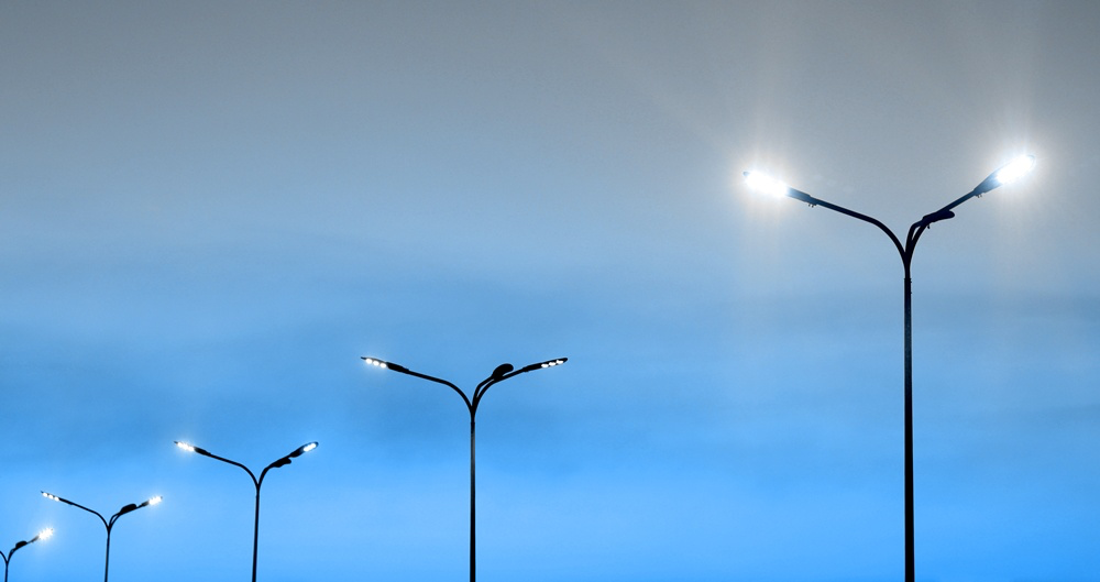 O trabalho não para: iluminação da Avenida Araguaia avança em Redenção