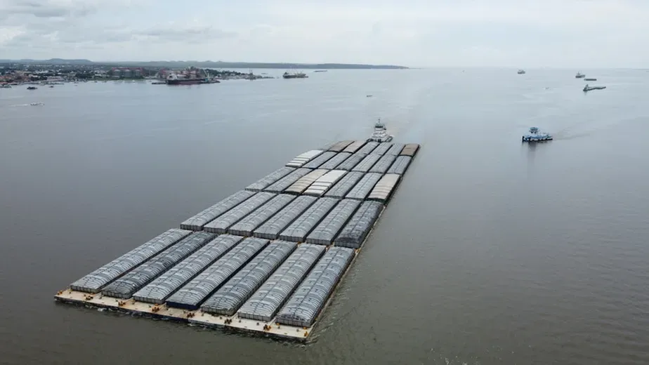 Antes de Pedral do Lourenço ser derrocado, fluxo de balsas com soja já aumenta no Rio Tocantins
