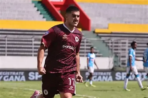 Remo confirma contratação de centroavante argentino