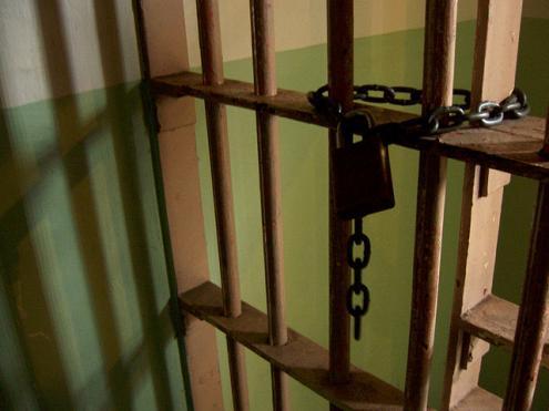 Casal é preso em flagrante por furto qualificado, desacato e resistência em Redenção