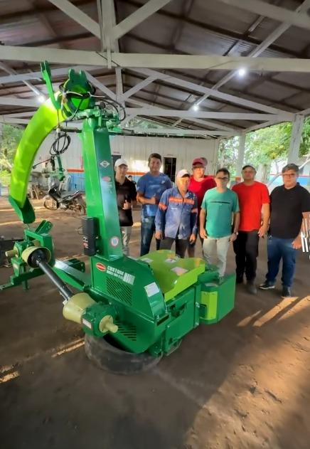 Prefeitura de Goianésia do Pará reforça apoio à bacia leiteira com nova colhedora de forragem